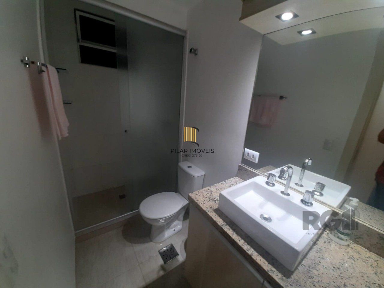  Apartamento 2 dormitórios, de frente 100% reformado bairro Cidade Baixa- Porto Alegre