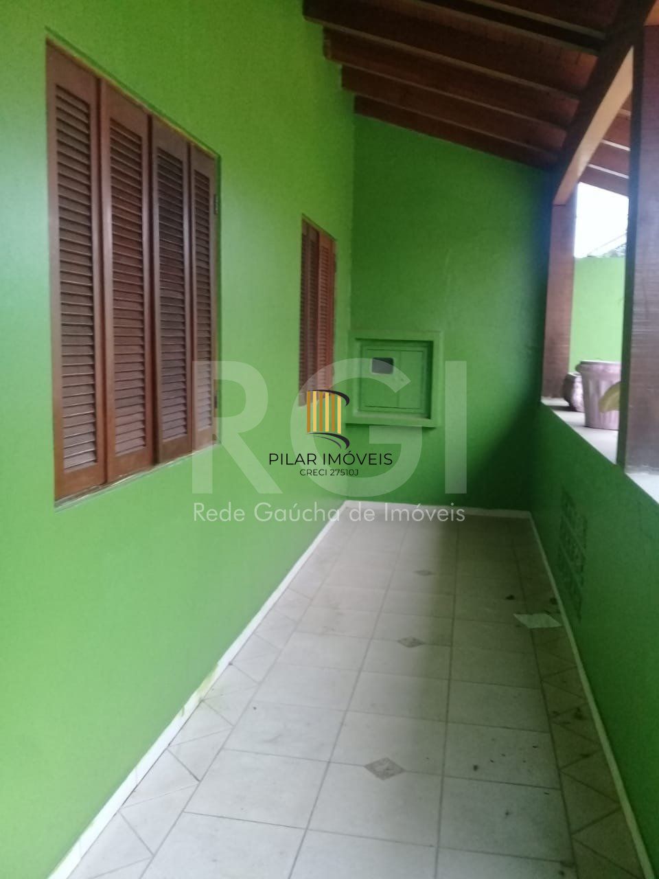 Casa para Venda - 120m², 2 dormitórios, 2 vagas - Rubem Berta