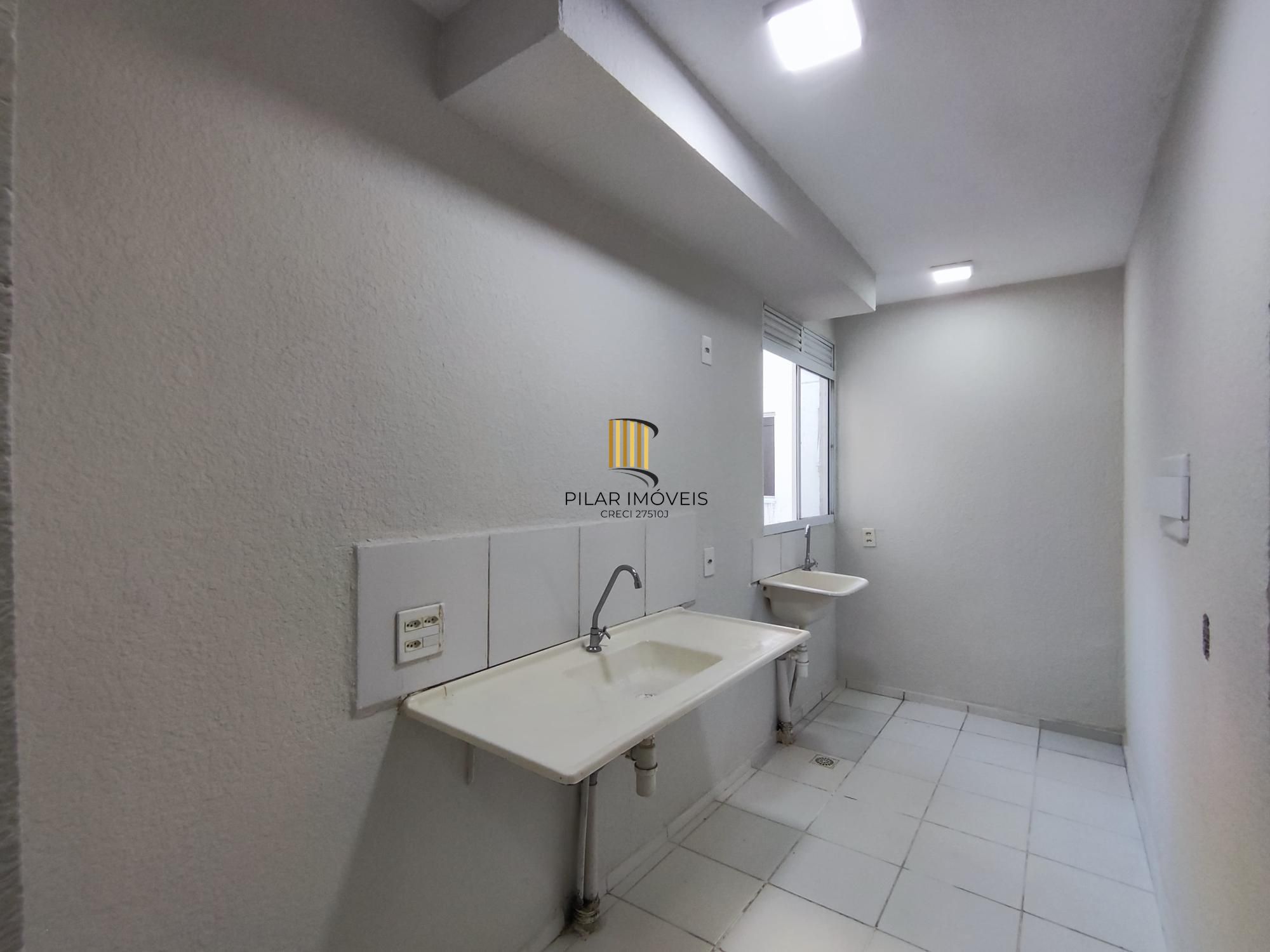 Apartamento 2 dormitórios com vaga de garagem em condominio fechado!
