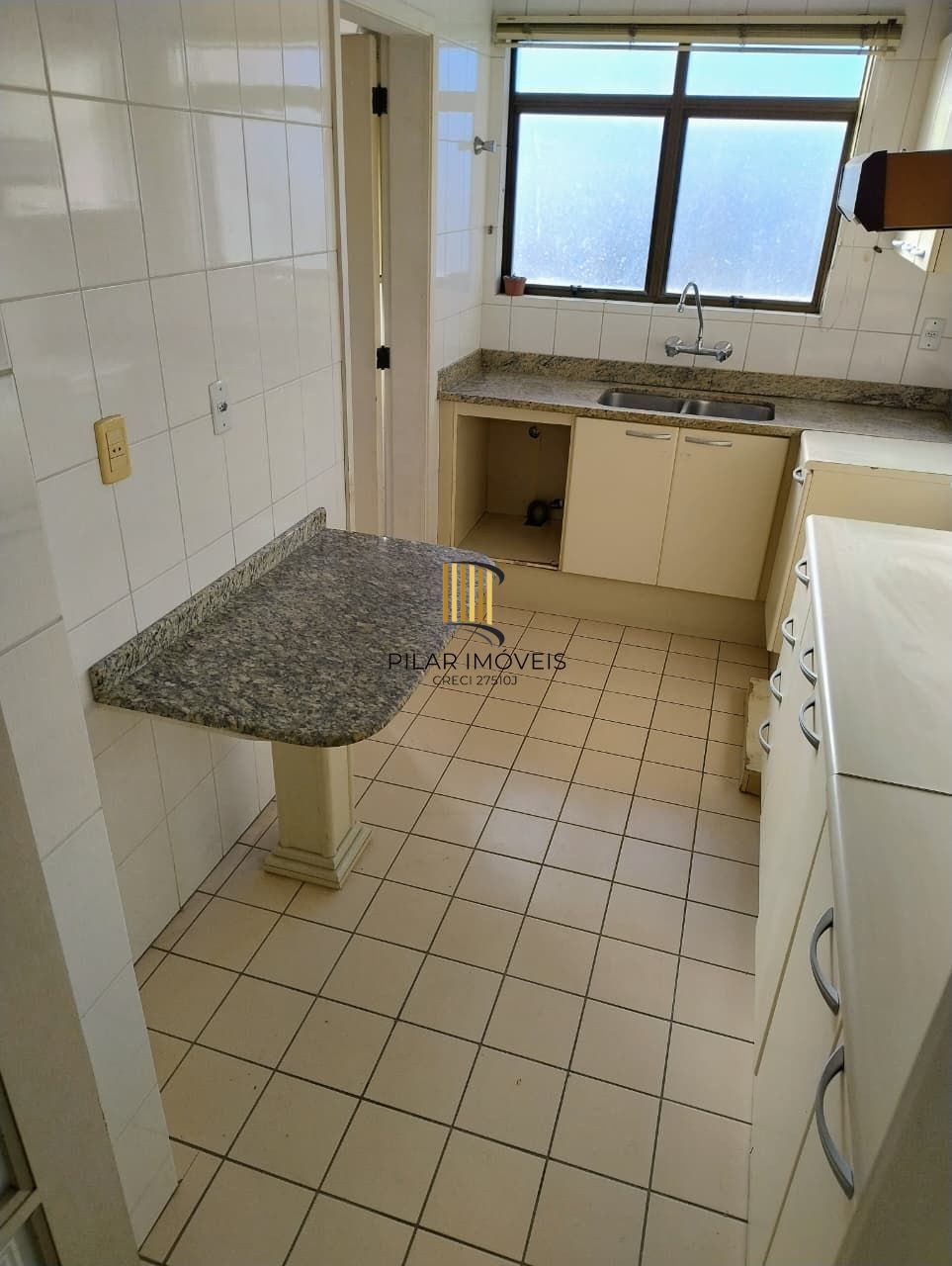 Apartamento 2 quartos, sacada com churrasqueira e  garagem no bairro Cidade Baixa