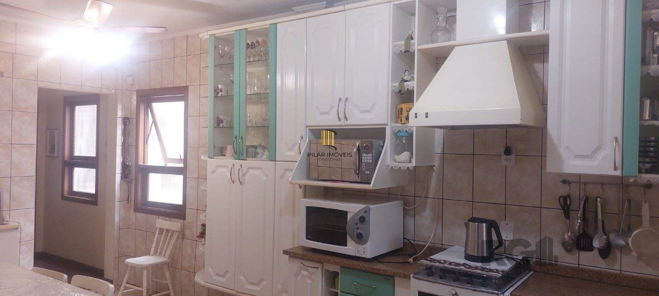 Casa 3 dormitórios no bairro Medianeira