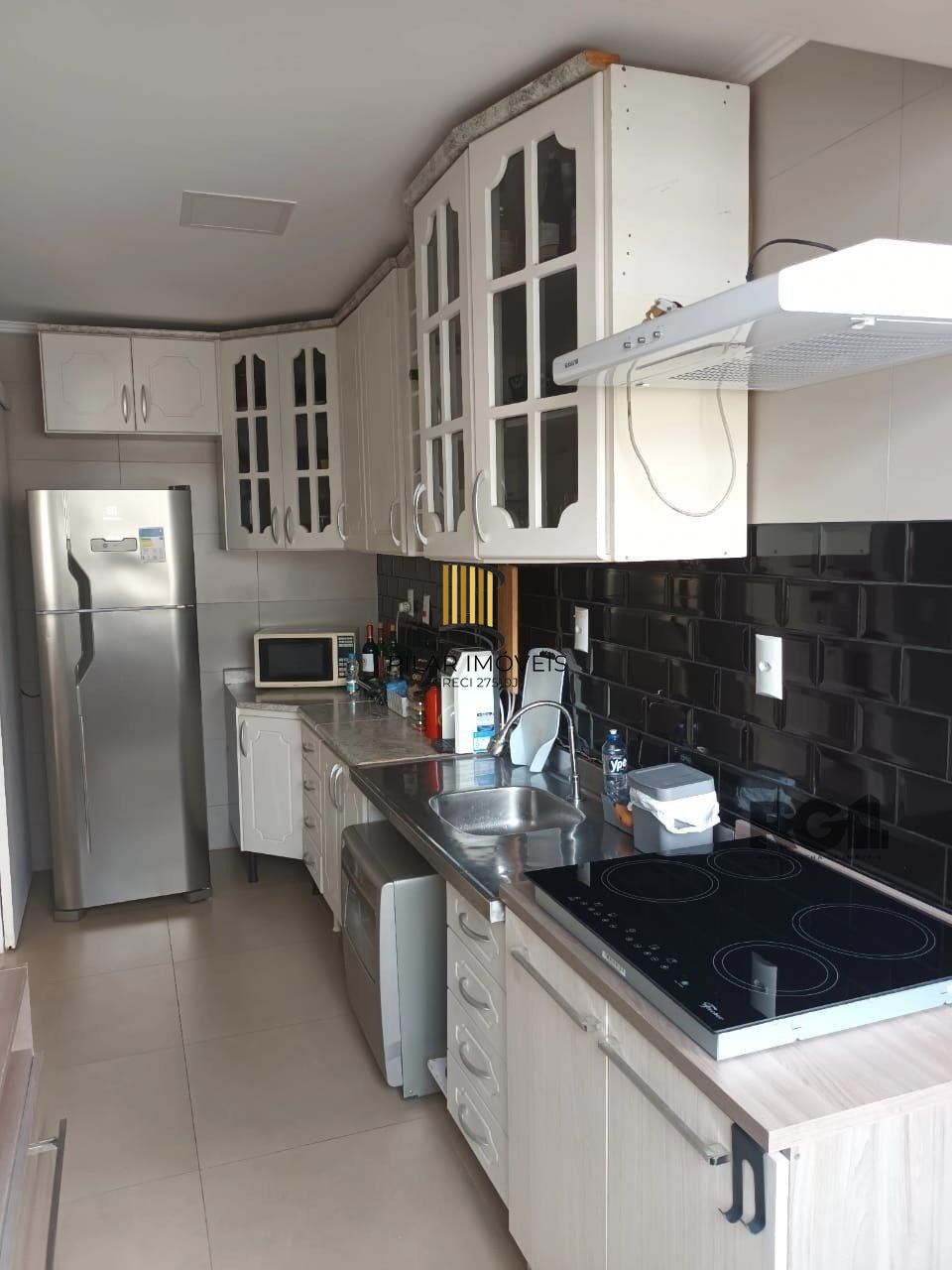 Apartamento 2 quartos, garagem semi mobiliado!