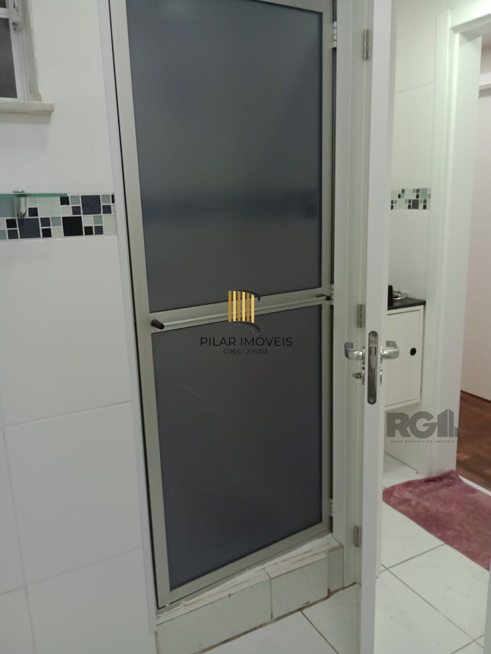 Apartamento com 3 quartos, desocupado no centro histórico.