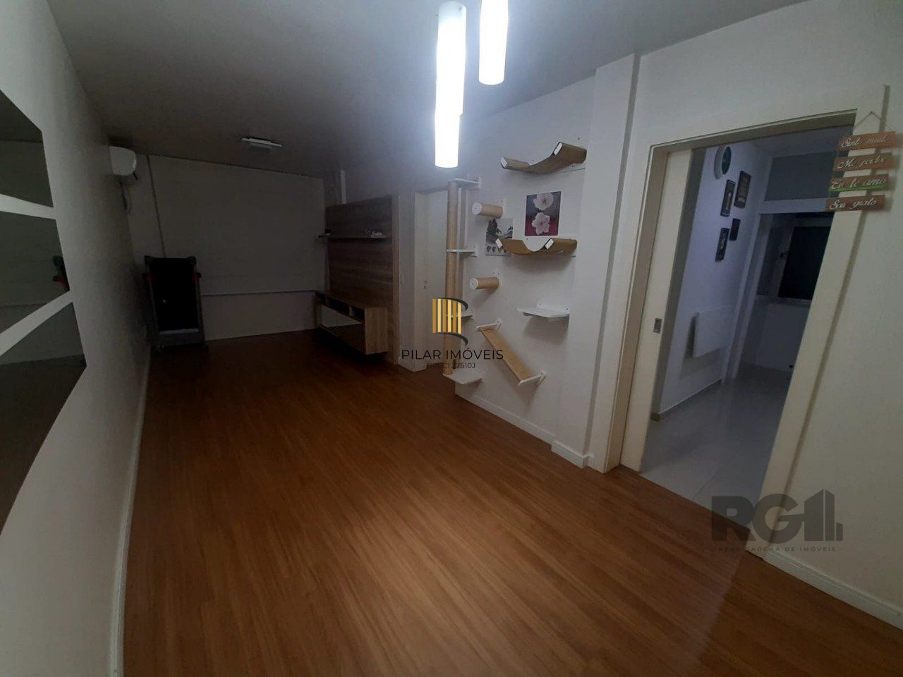  Apartamento 2 dormitórios, de frente 100% reformado bairro Cidade Baixa- Porto Alegre