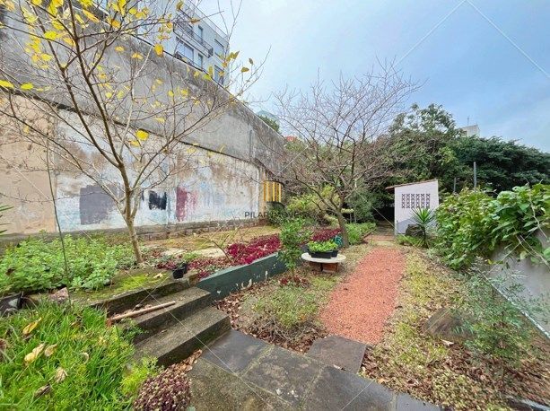 Casa para Venda - 3 dormitórios, sendo 1 suites, 2 vagas - Menino Deus