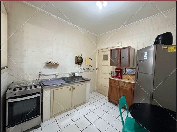 Apartamento 2 quartos, desocupado, andar alto na cidade Baixa!