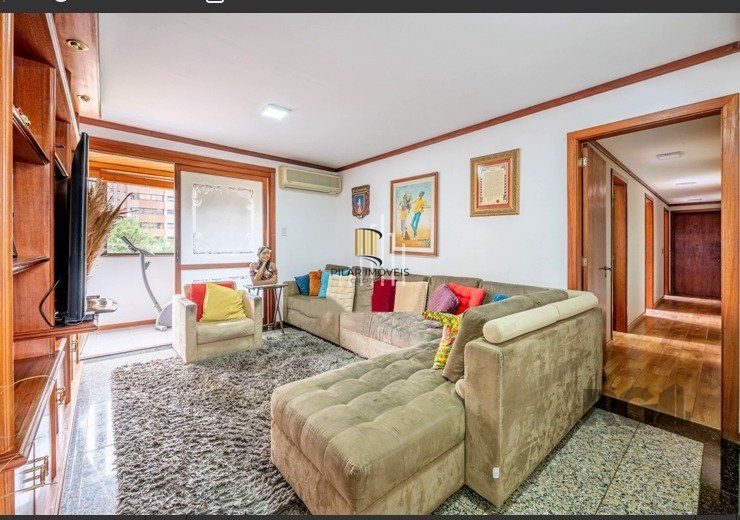 Apartamento  4 dormitórios, suite, de frente com sacada, 3 vagas de garagem, bairro Higienópolis - Porto Alegre
