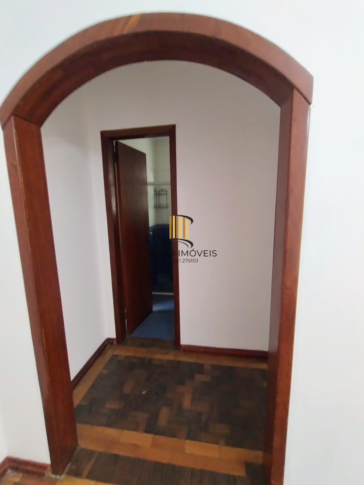 Apartamento térreo 2 quartos com amplo pátio em L no bairro Santana