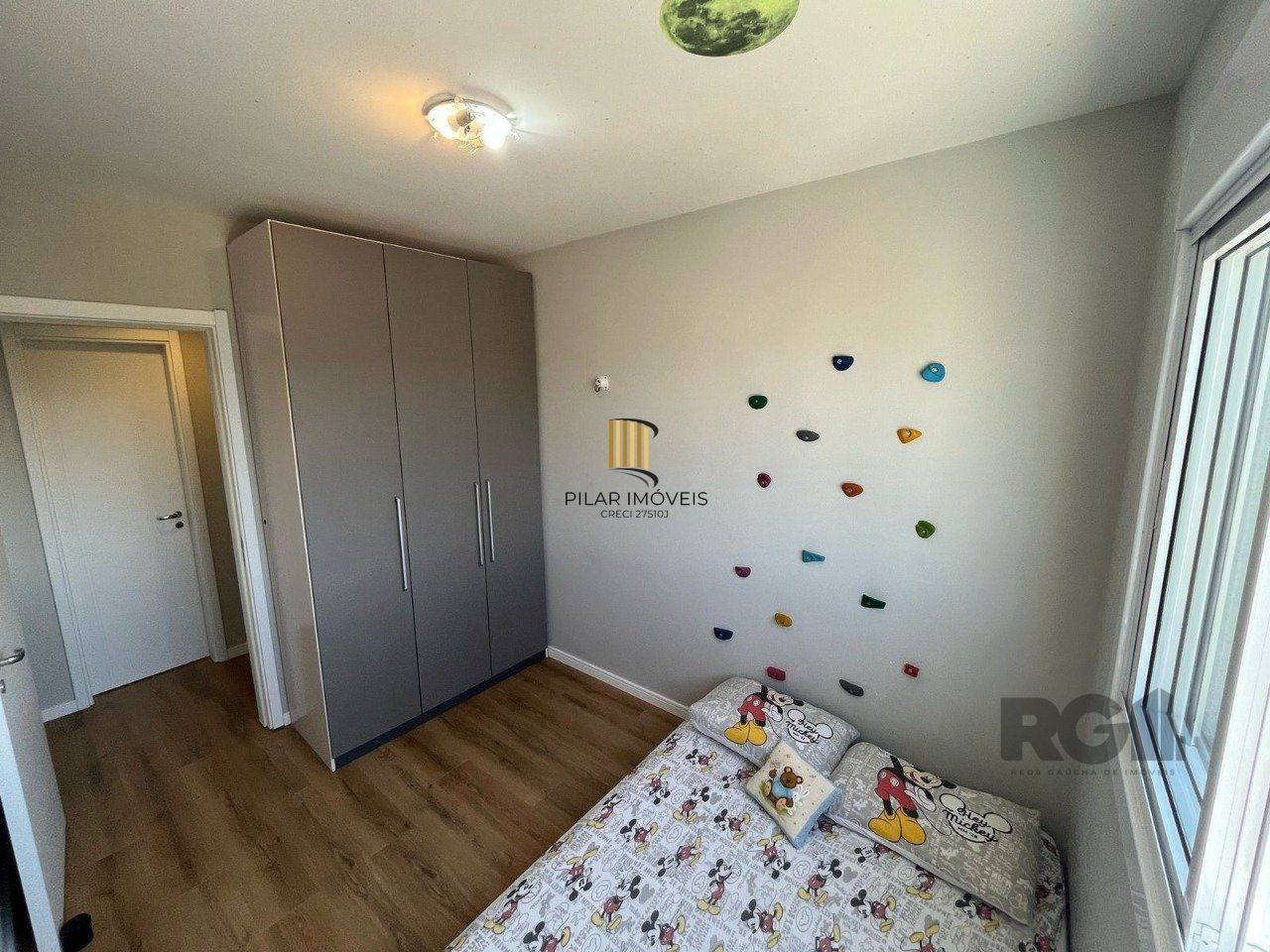 Apartamento 2 quartos, suíte e garagem na Cidade Baixa.
