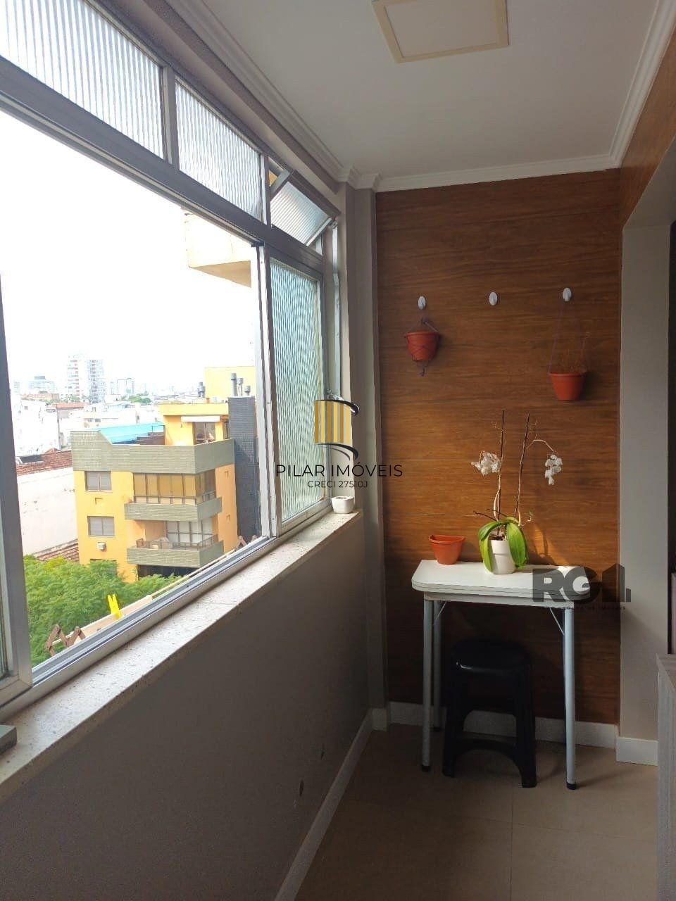 Apartamento 2 quartos, garagem semi mobiliado!