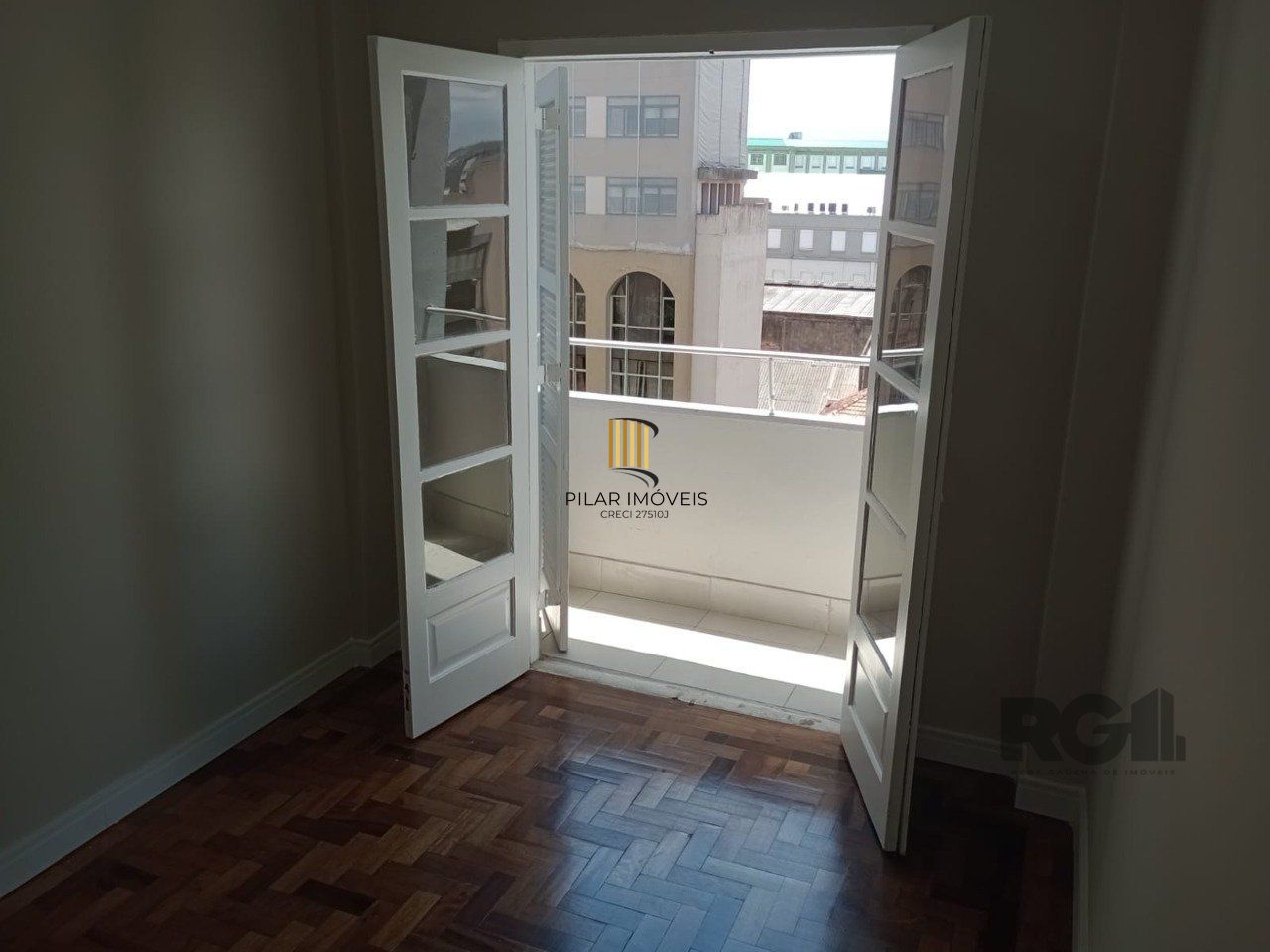 Apartamento com 3 quartos, desocupado no centro histórico. - Pilar Imóveis