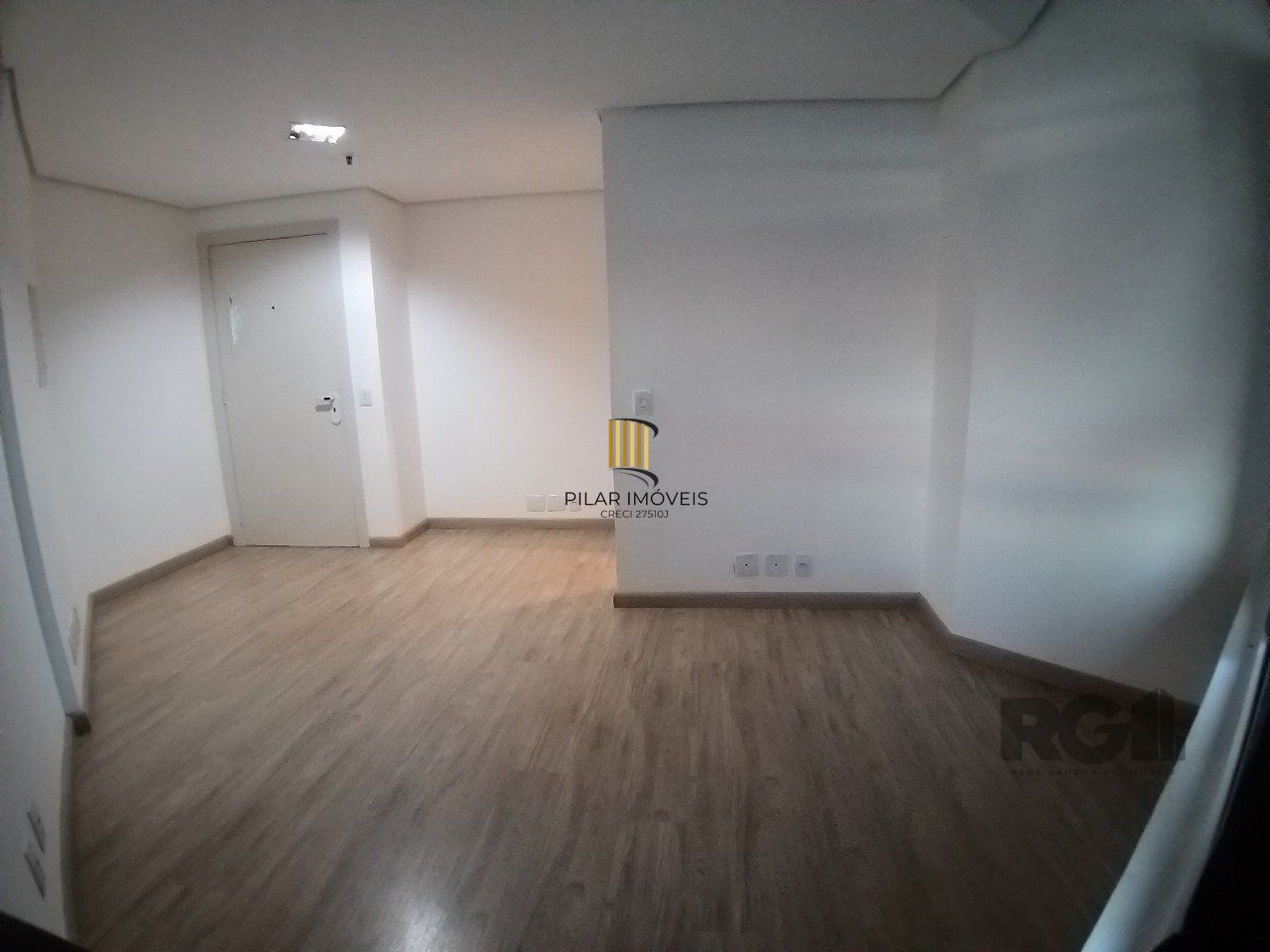 Sala comercial, com  2 garagens no, 11º andar no bairro Centro Histórico- Porto Alegre 