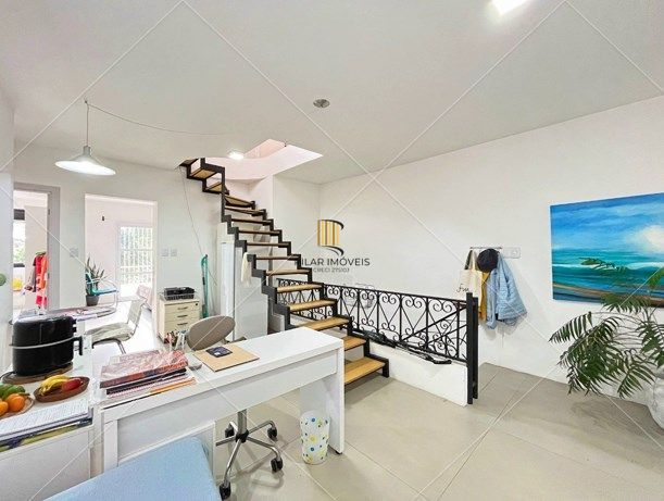 Casa para Venda - 3 dormitórios, sendo 1 suites, 2 vagas - Menino Deus