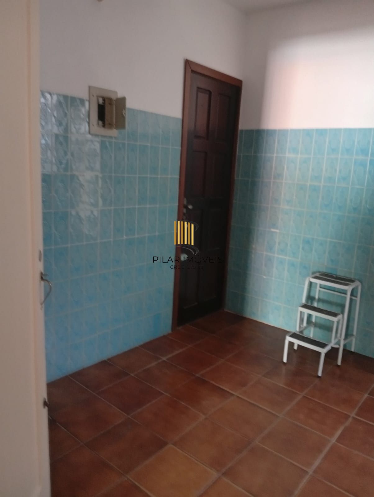 Apartamento térreo,  2 quartos, pátio, desocupado no bairro Cidade Baixa