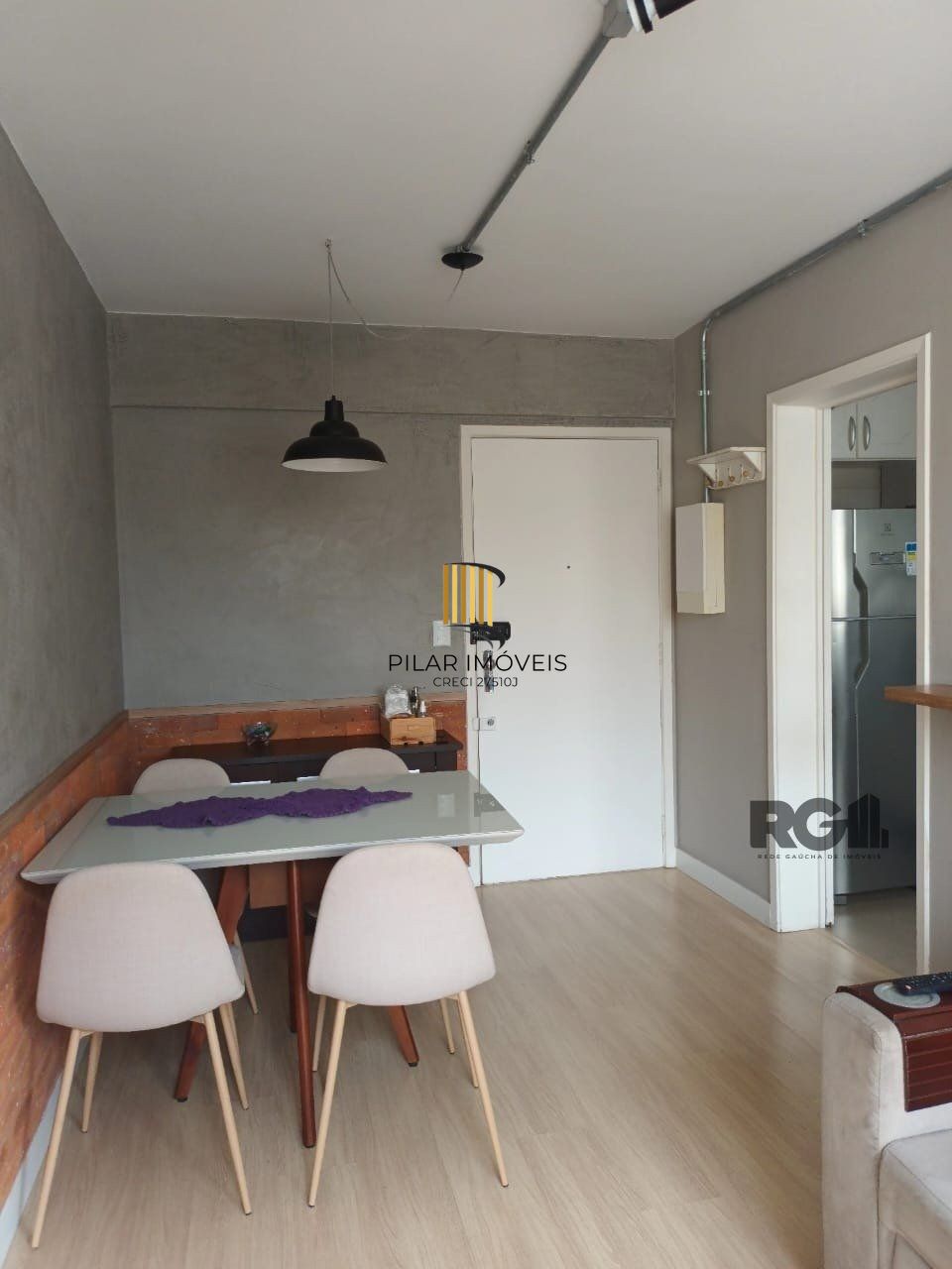 Apartamento 2 quartos, garagem semi mobiliado!
