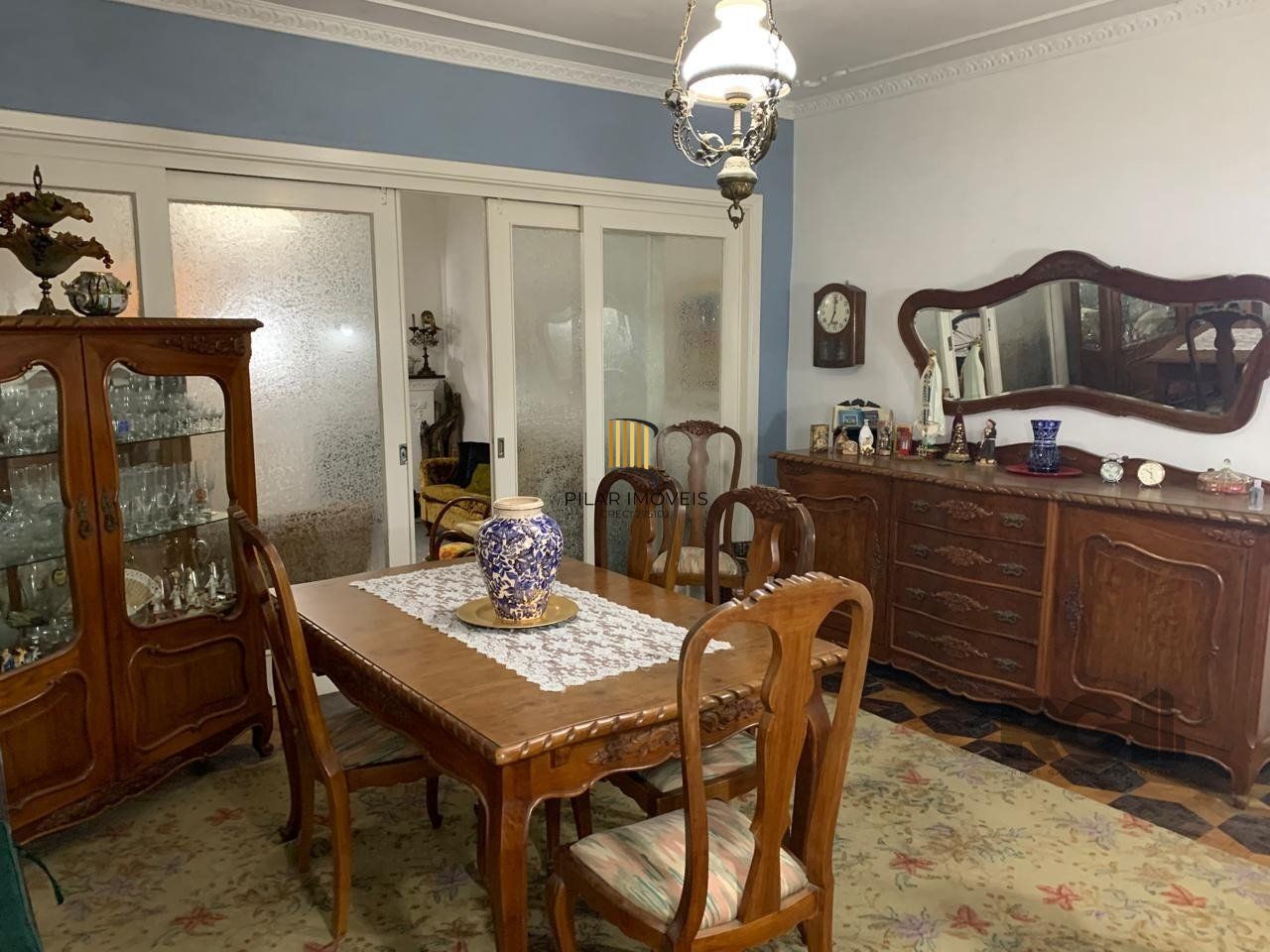  Ótimo apartamento 3 dormitórios, de frente com sacada, bairro Cidade Baixa- Porto Alegre - Pilar Imóveis