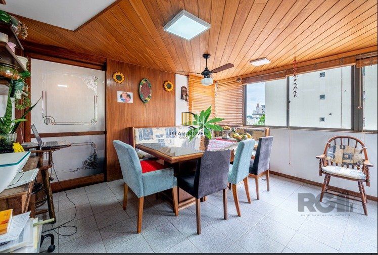 Apartamento  4 dormitórios, suite, de frente com sacada, 3 vagas de garagem, bairro Higienópolis - Porto Alegre