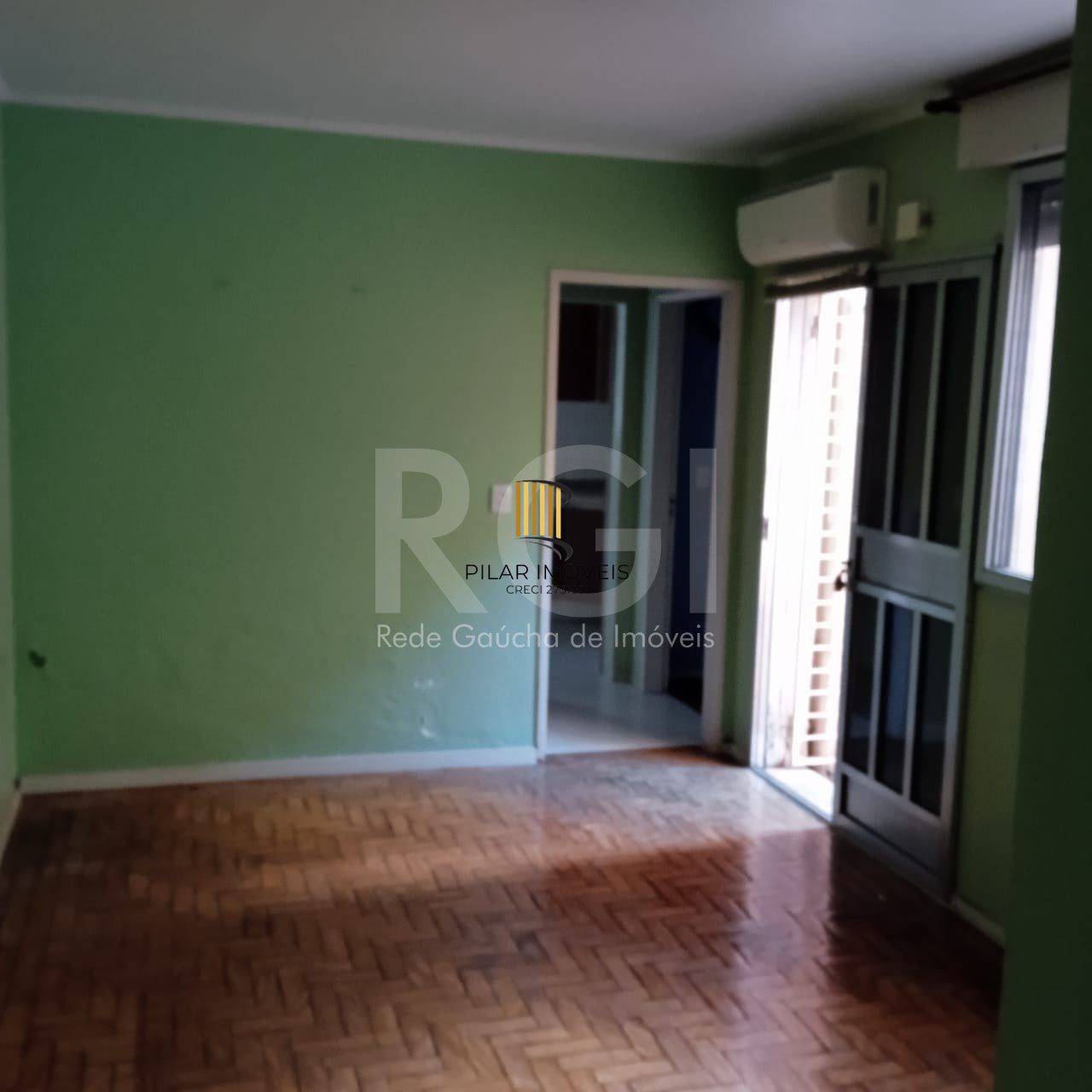 Apartamento Térreo, desocupado, 1 quarto com 2 pátios !