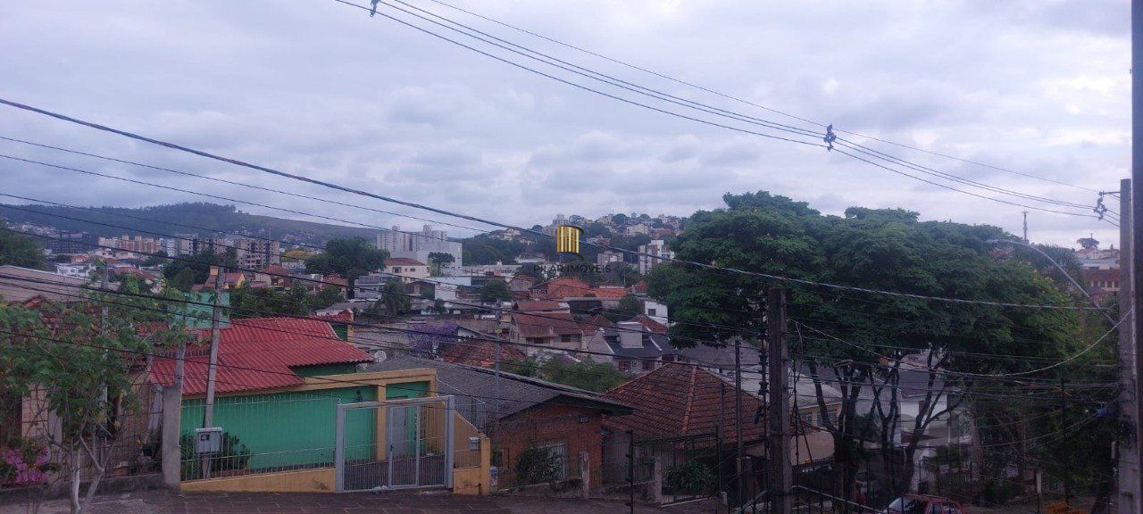 Casa 3 dormitórios no bairro Medianeira