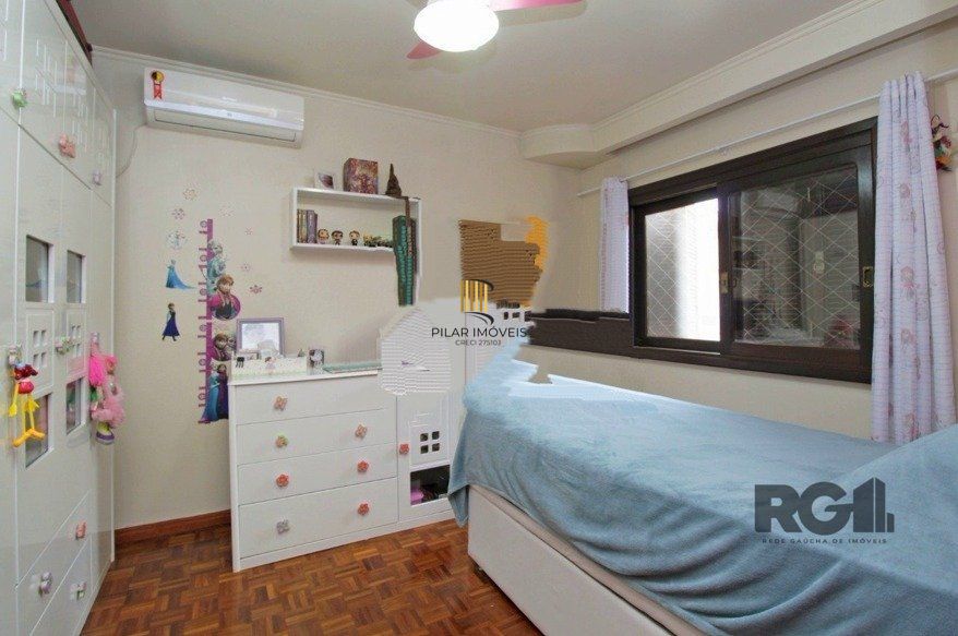 Casa com 3 quartos, suite e 2 vagas garagem!