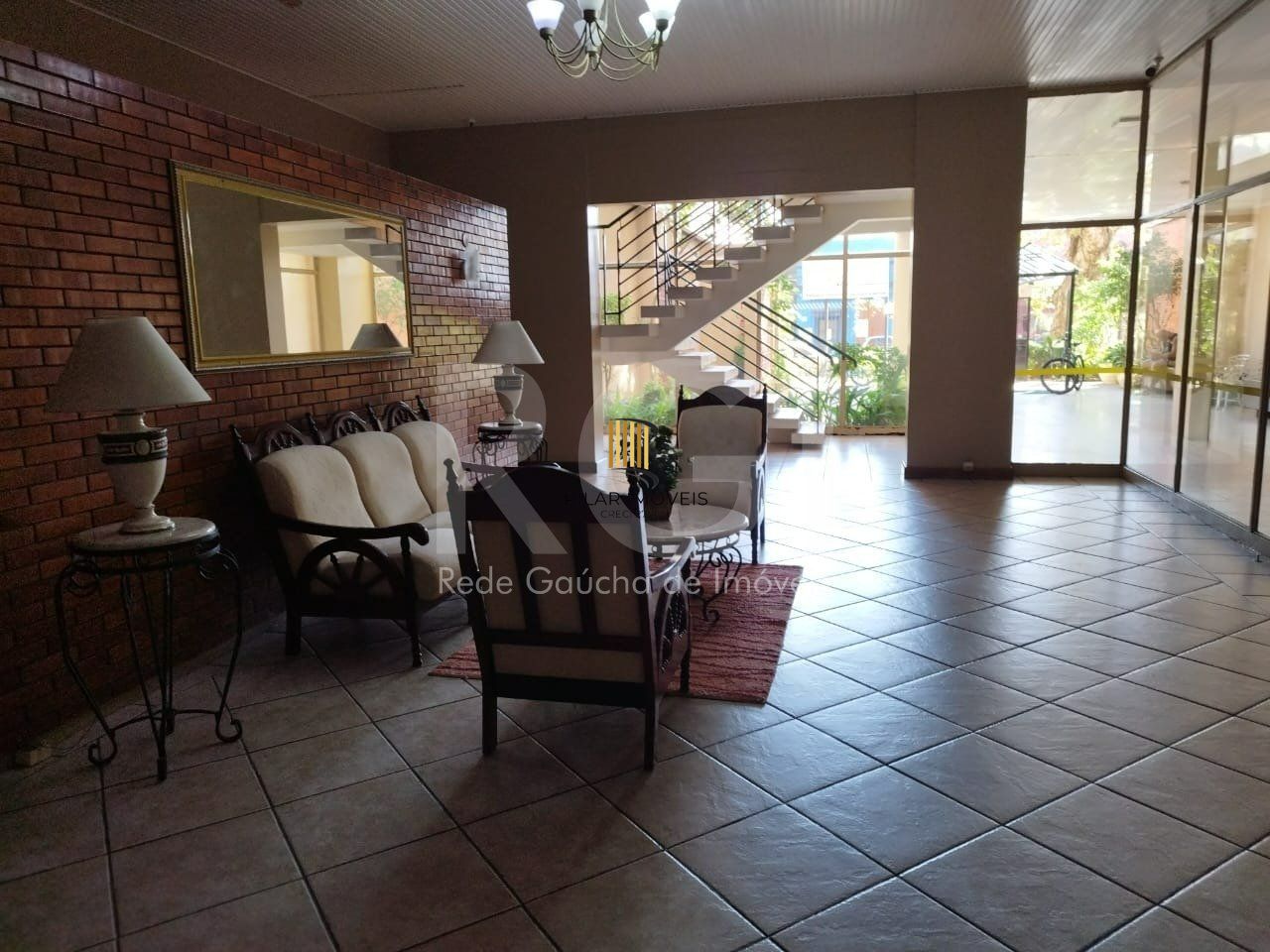 Apartamento 2 quartos com garagem no Menino Deus!