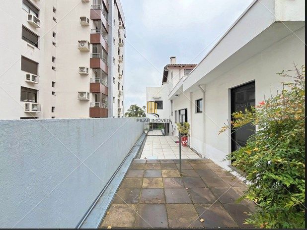 Casa para Venda - 3 dormitórios, sendo 1 suites, 2 vagas - Menino Deus