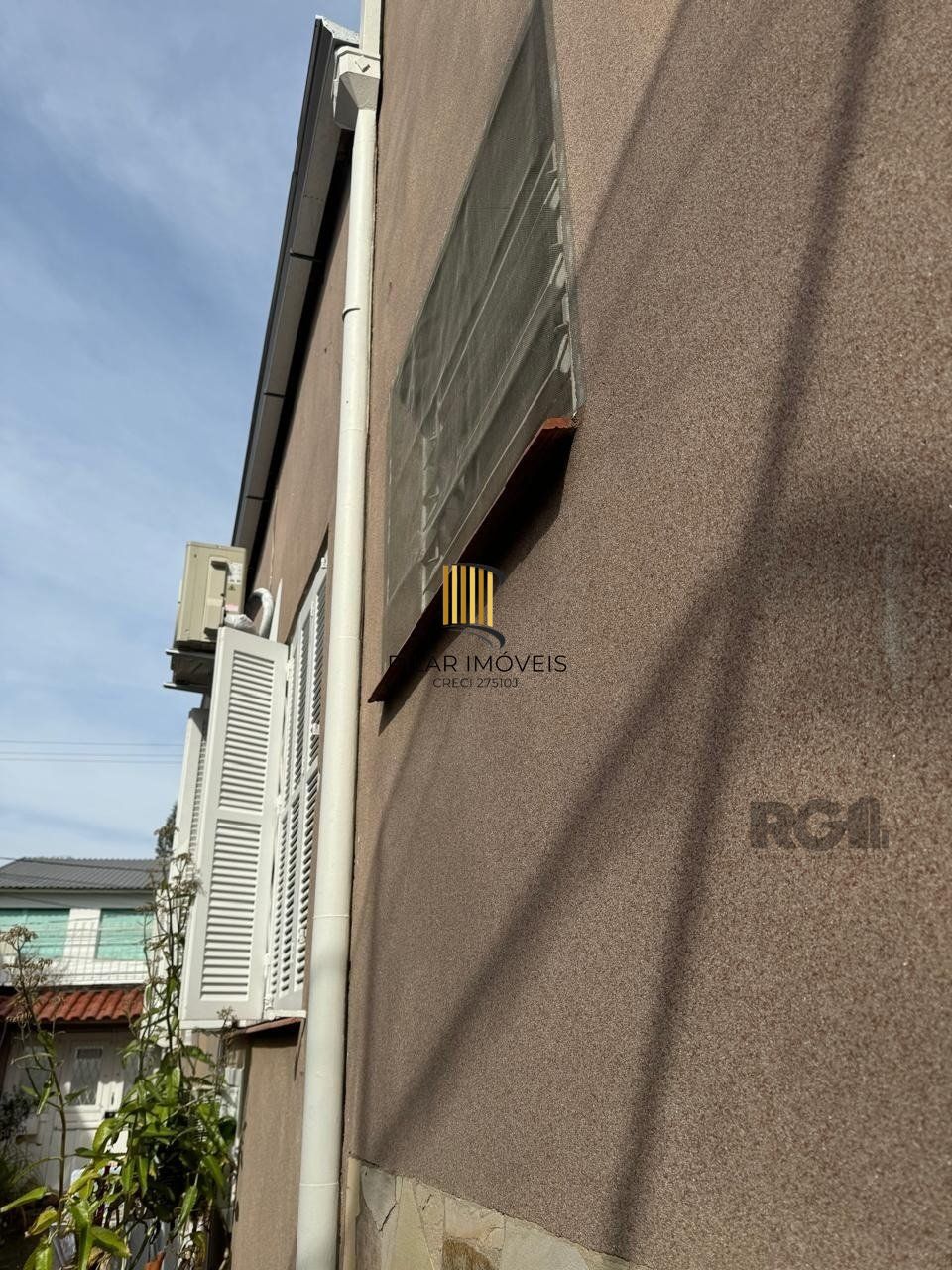 Casa com 3 quartos e 2 garagens no bairro cidade Baixa!