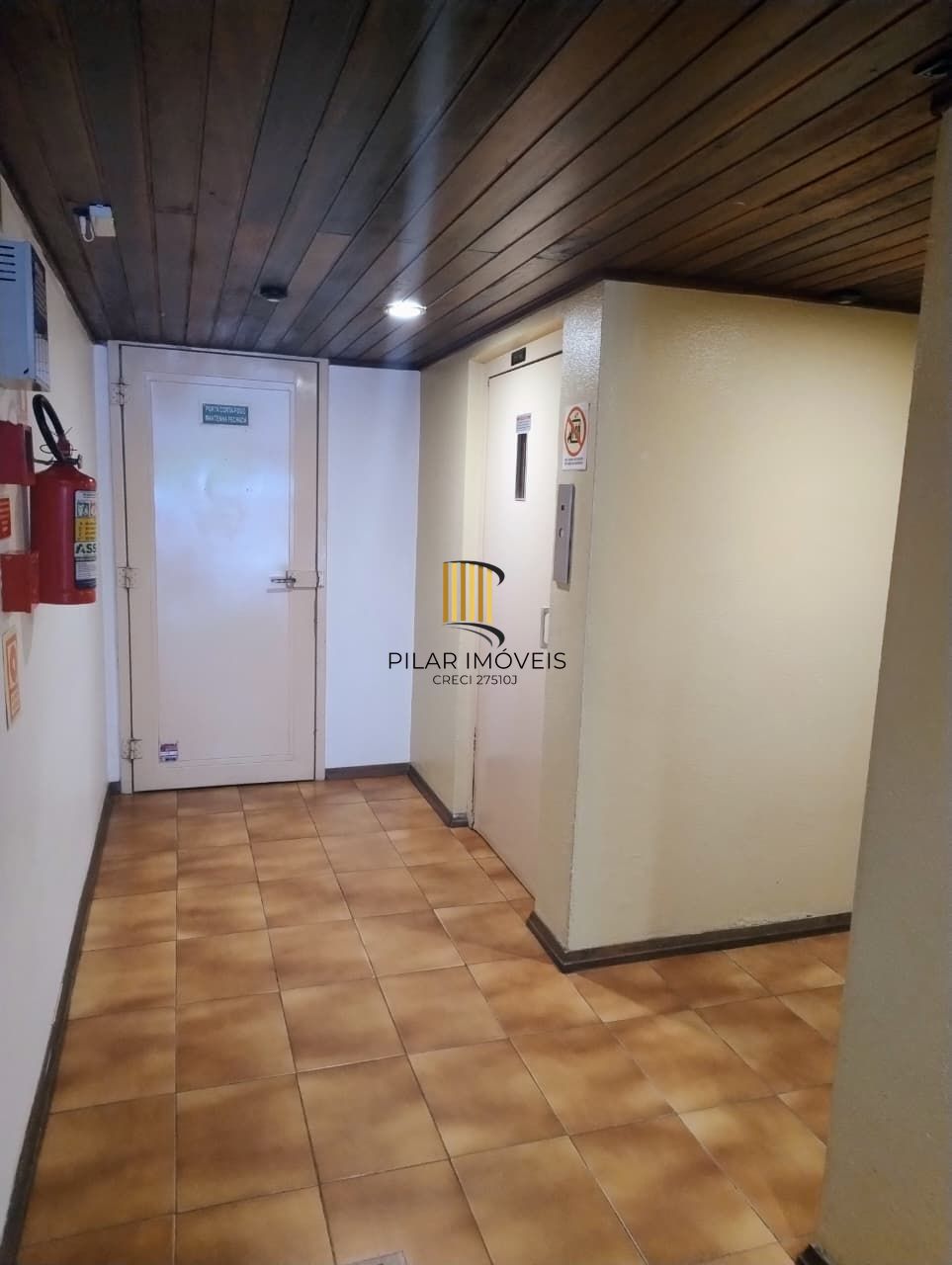 Vende apartamento 1 quarto,  desocupado, andar alto no bairro Cidade Baixa