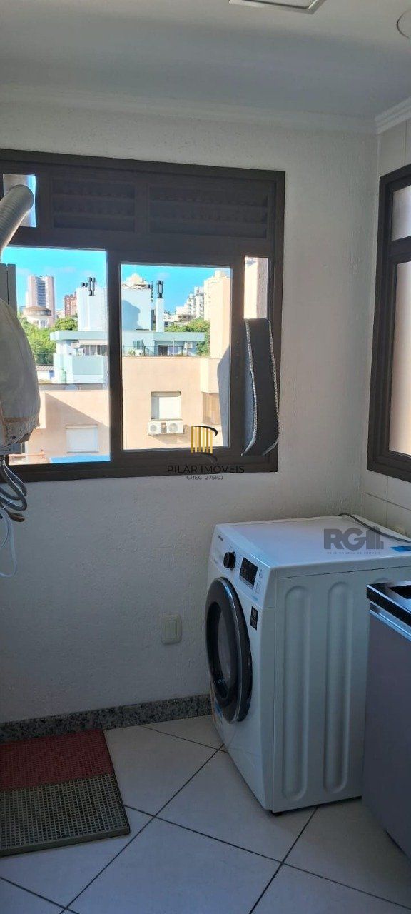 Apartamento 02 dormitórios alto padrão, bairro São João, com 02 vagas cobertas 