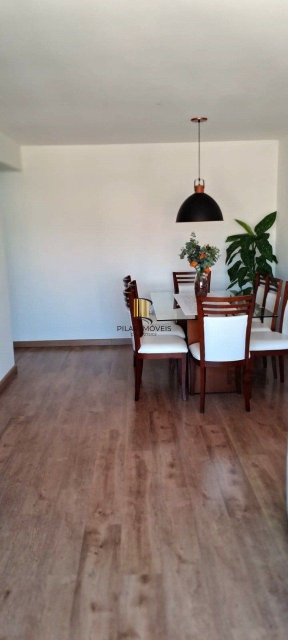 Apartamento 02 dormitórios alto padrão, bairro São João, com 02 vagas cobertas 