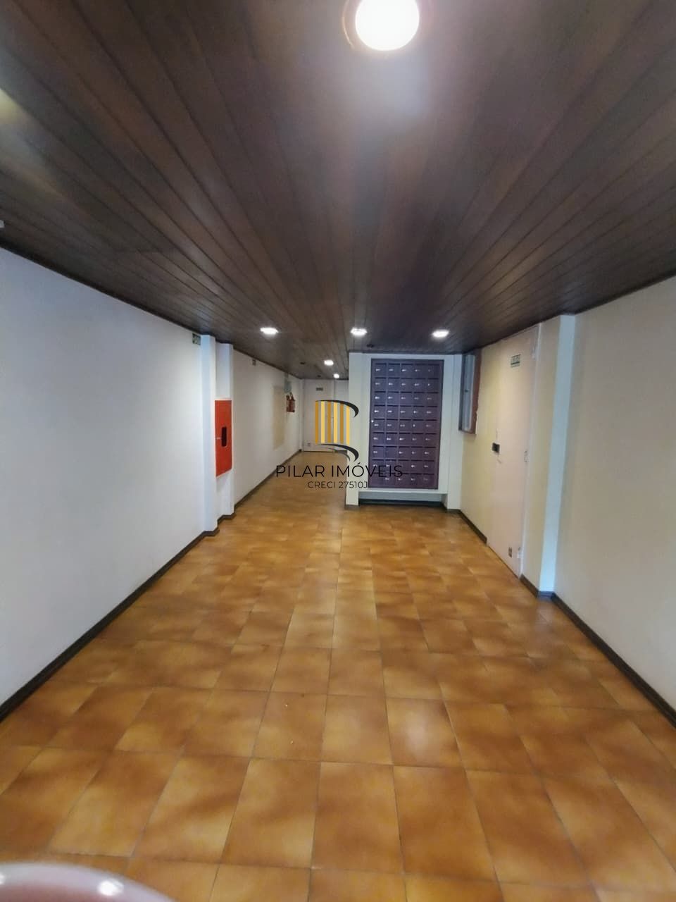 Vende apartamento 1 quarto,  desocupado, andar alto no bairro Cidade Baixa