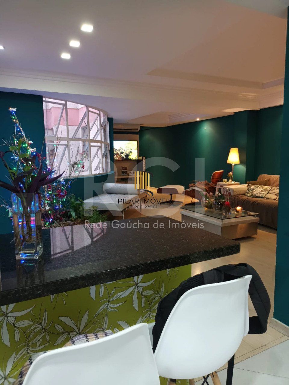 Apartamento  2 quartos, suite, , sacada,   2 quartos,  churrasqueira, semi mobiliado com garagem!