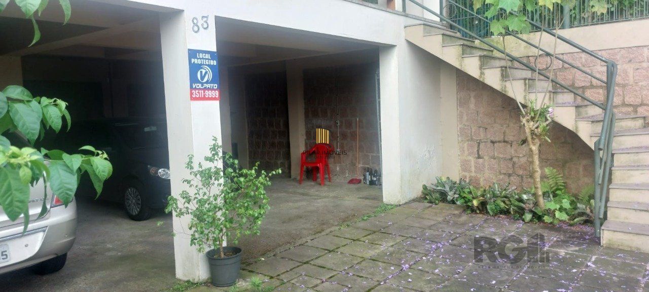 Casa 3 dormitórios no bairro Medianeira