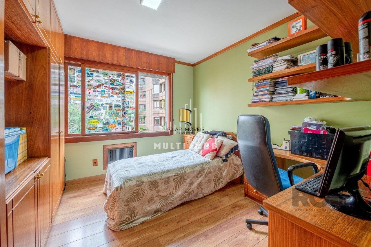 Apartamento  4 dormitórios, suite, de frente com sacada, 3 vagas de garagem, bairro Higienópolis - Porto Alegre
