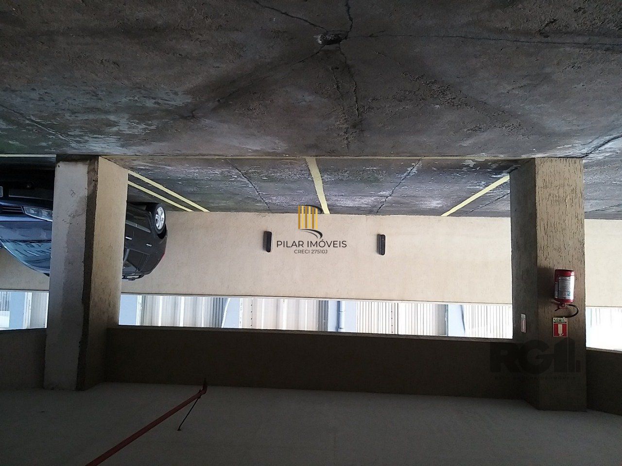 Sala comercial, com  2 garagens no, 11º andar no bairro Centro Histórico- Porto Alegre 