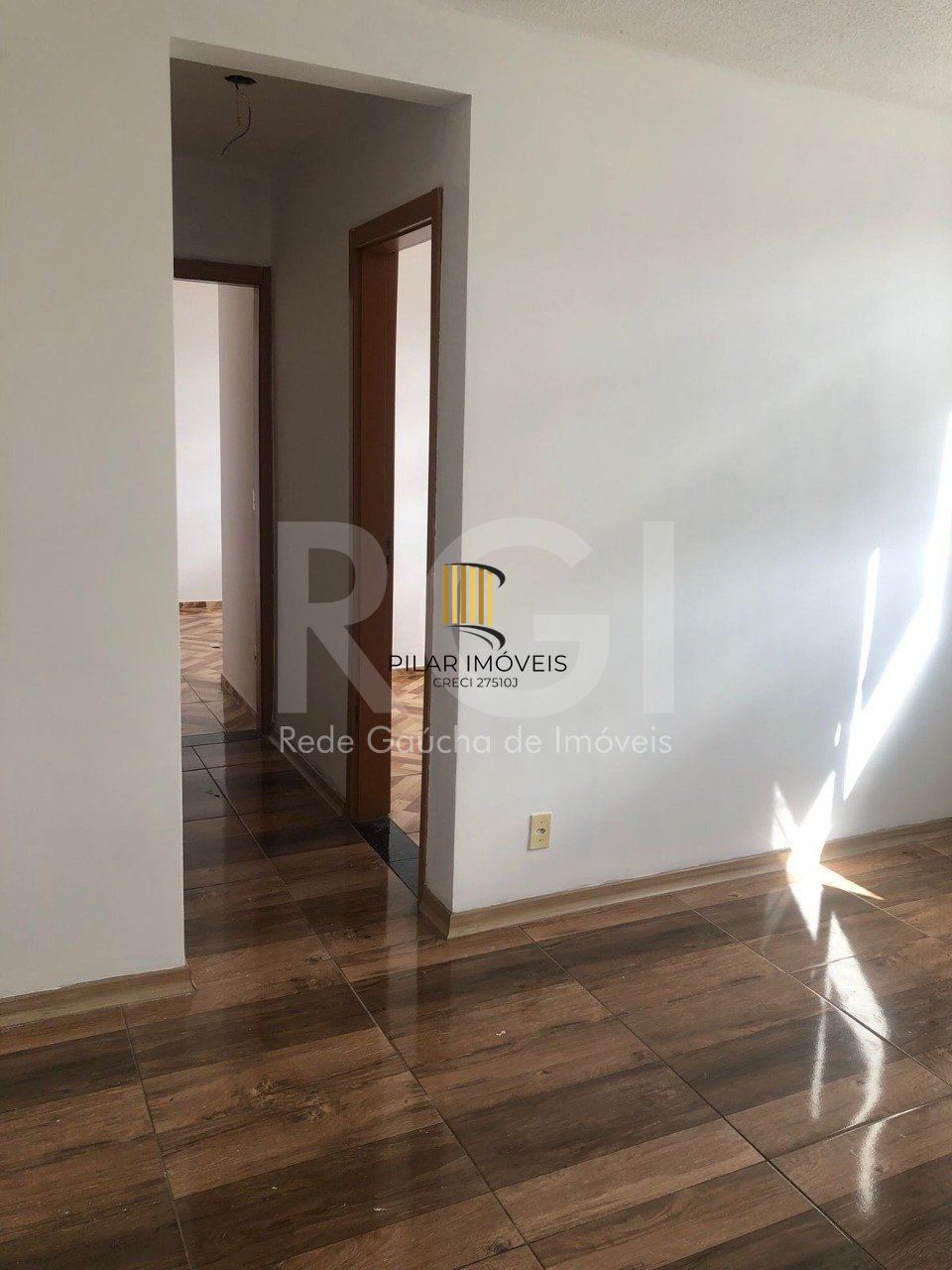 Apartamento com 2 quartos , 1 vaga em condominio fechado com portaria.