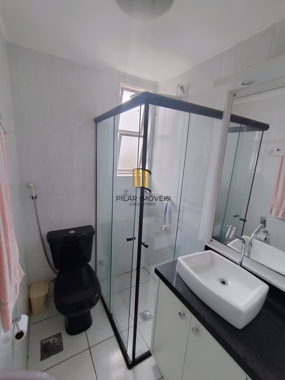 Vende apartamento 1 quarto,  desocupado, andar alto no bairro Cidade Baixa