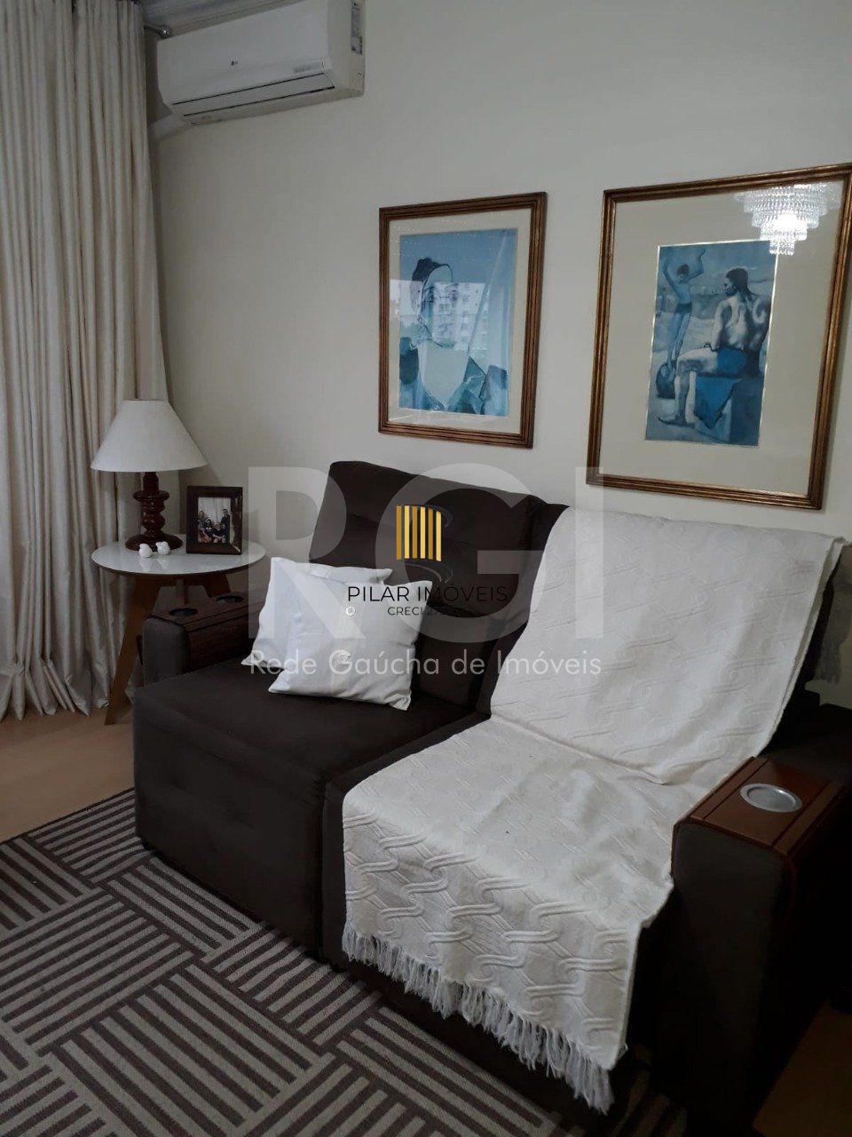 Apartamento com 3 quartos semi mobiliado próximo do Bourbon  Country!