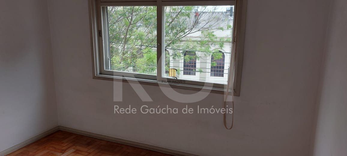 Apartamento com 3 quartos, 2 banheiros, desocupado e 1 vaga!