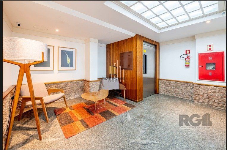 Apartamento  4 dormitórios, suite, de frente com sacada, 3 vagas de garagem, bairro Higienópolis - Porto Alegre
