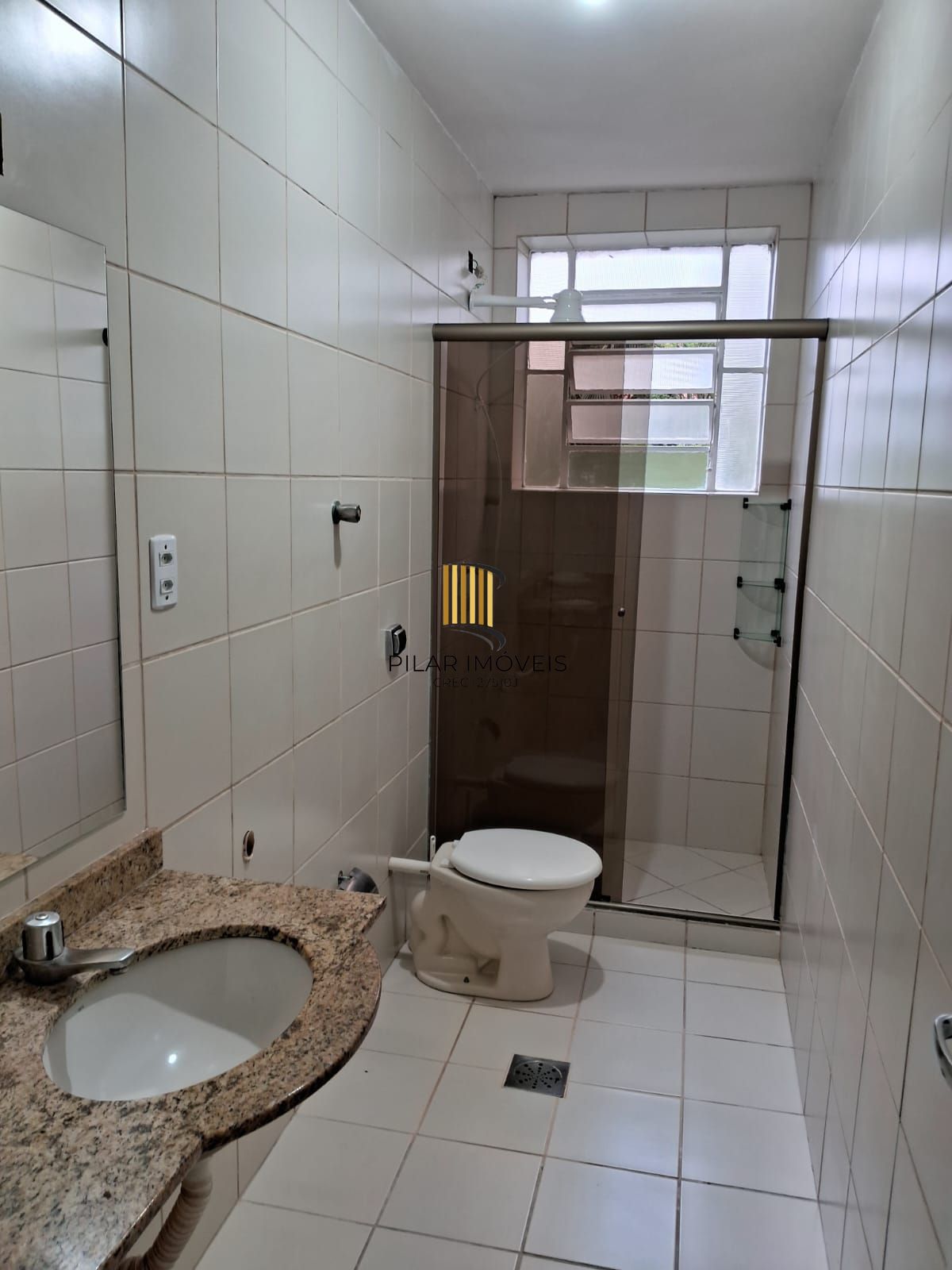 Apartamento 01 dormitório, desocupado na Cidade Baixa!