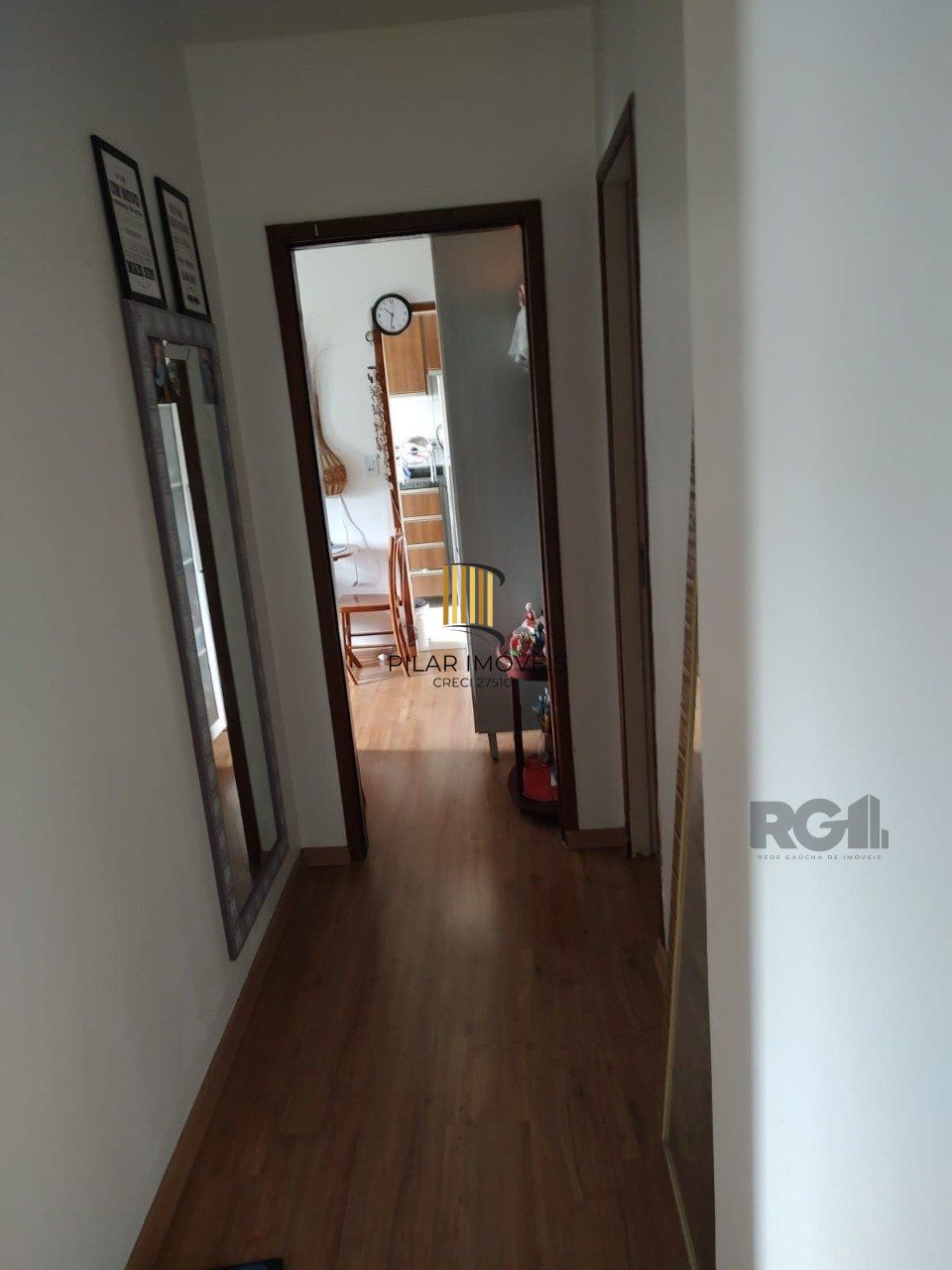 Ótimo apartamento 2 dormitórios de fundos, com garagem, bairro Cavalhada-Porto Alegre