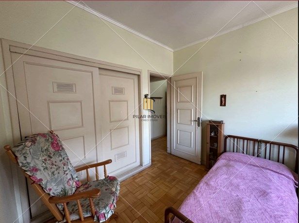 Apartamento 2 quartos, desocupado, andar alto na cidade Baixa!