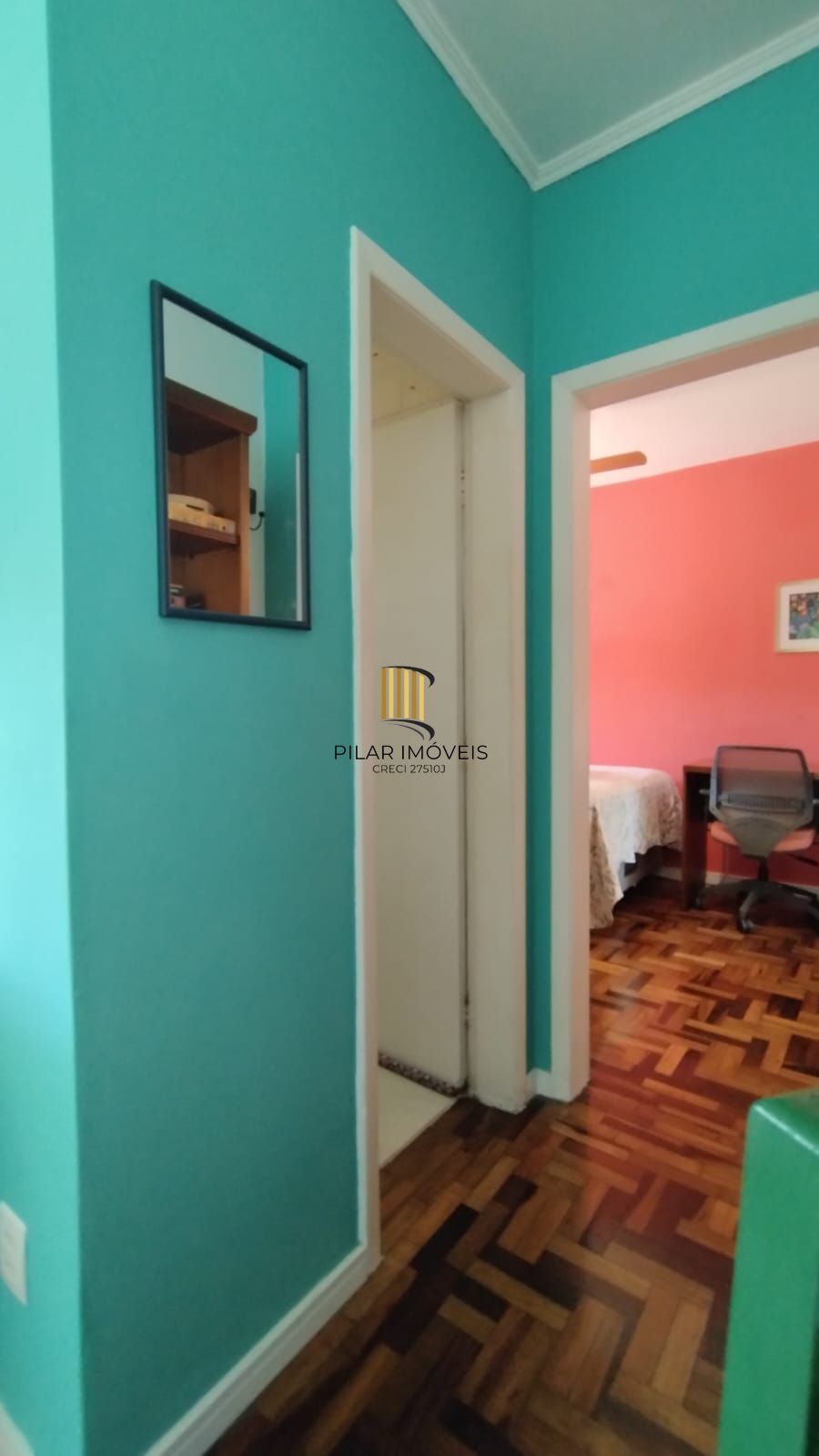 Apartamento 1 dormitório, todo reformado, semimobiliado em condominio fechado.