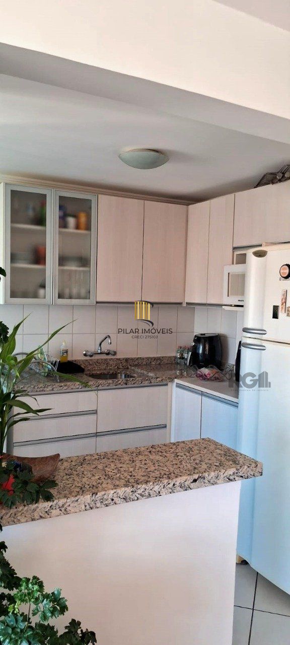 Apartamento 02 dormitórios alto padrão, bairro São João, com 02 vagas cobertas 