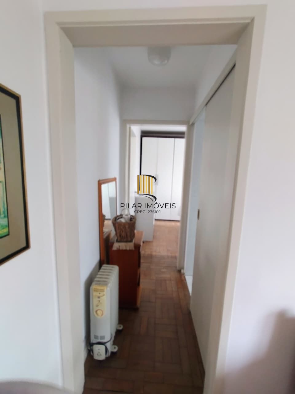 Vende apartamento 1 quarto,  desocupado, andar alto no bairro Cidade Baixa