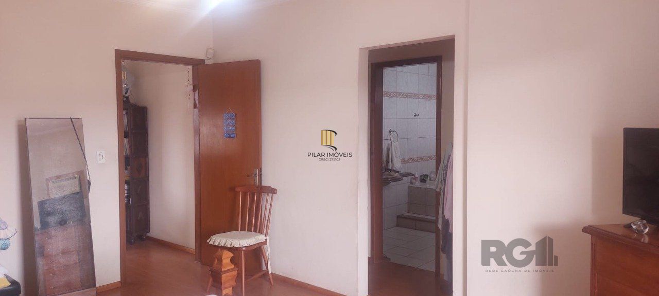Casa 3 dormitórios no bairro Medianeira