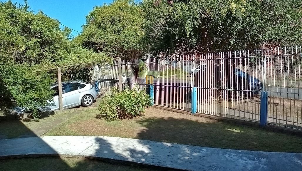 Casa 5 dormitórios no bairro Glória
