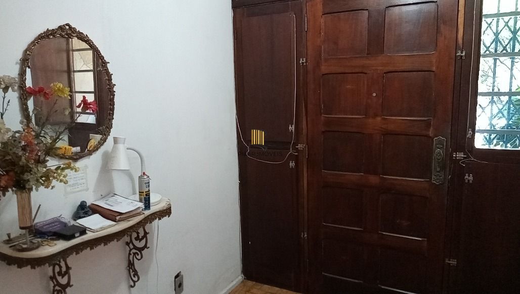 Casa 5 dormitórios no bairro Glória