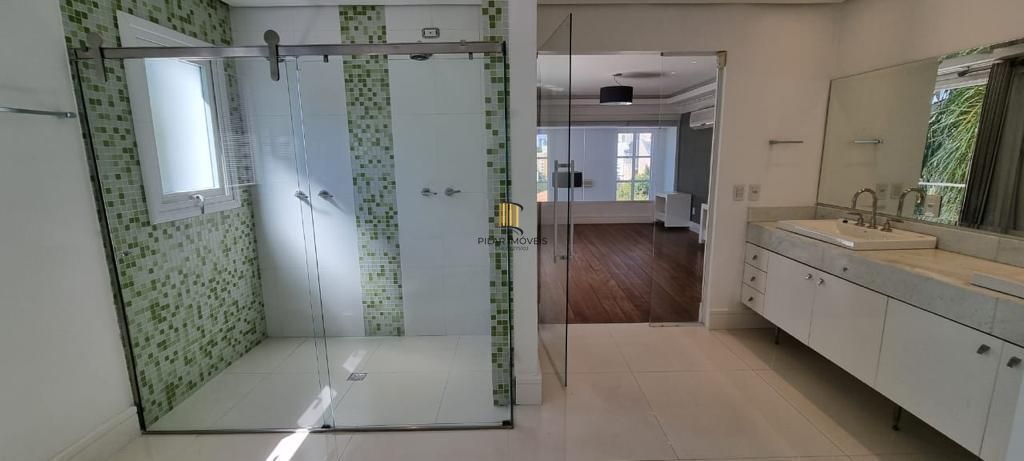 Casa com 3 suítes e piscina no Boa Vista
